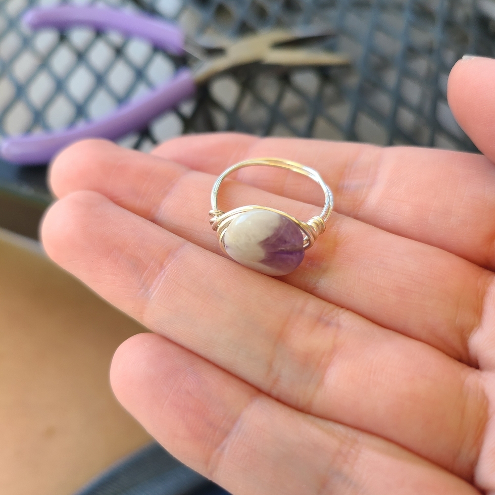 Hand wire wrapped chevron amethyst ring - Picture 5 of 5